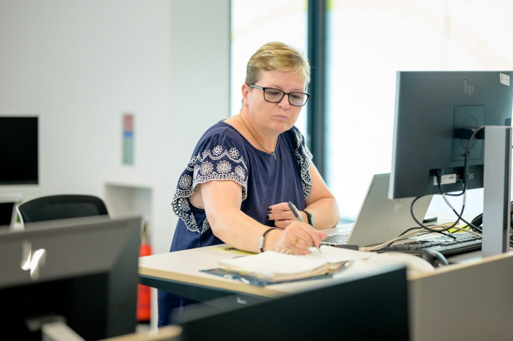 A female accountant in the accounts payable department