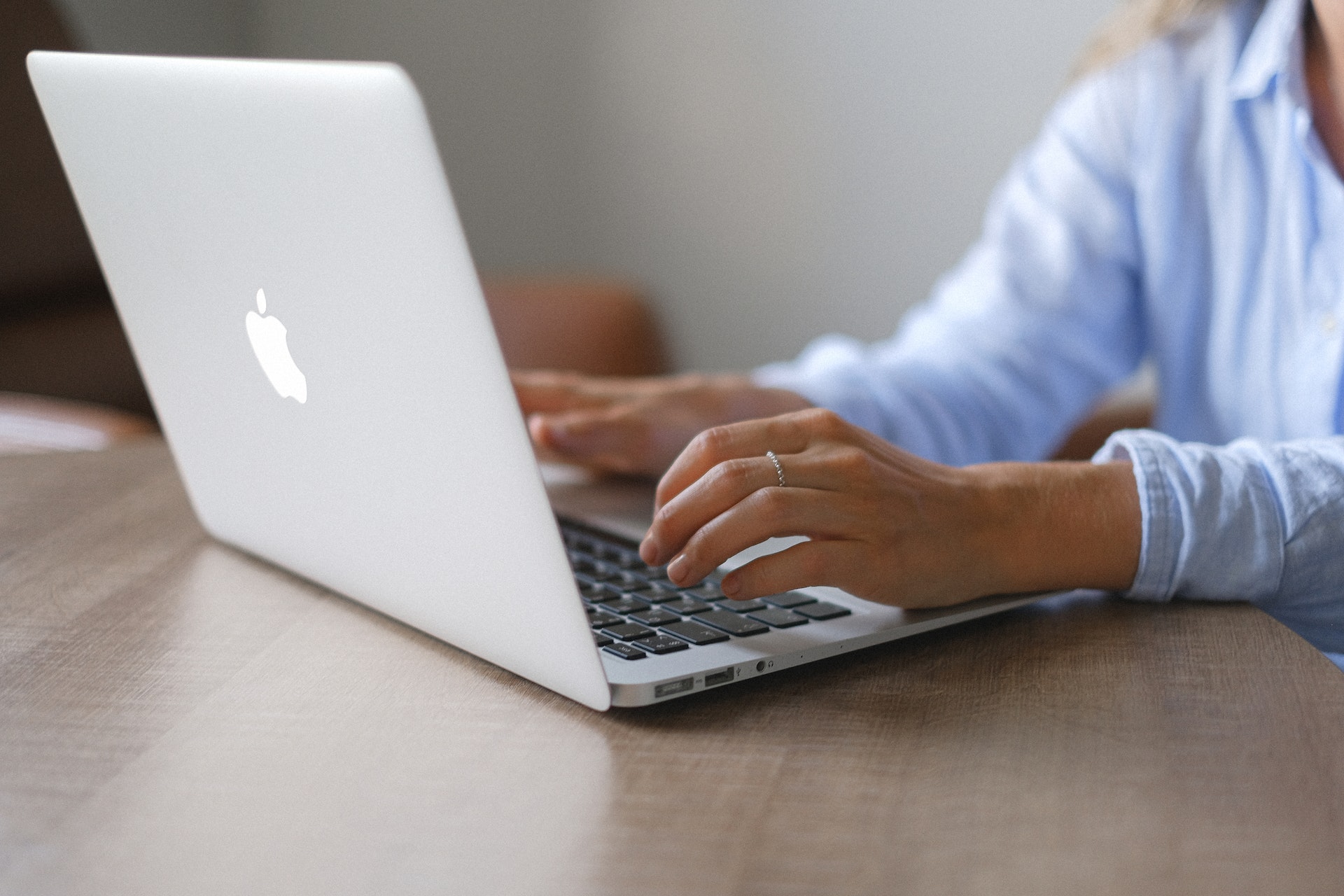 A lady working on a laptop