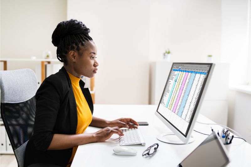 woman using accounting software